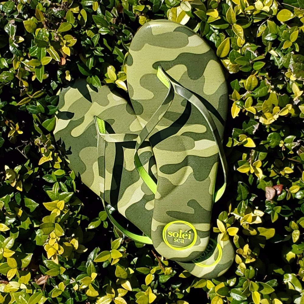 NWT Solei Sea Indie Camo Citron Sandal Camouflage Leather Sandal Green US 8 EU39 - Picture 2 of 11